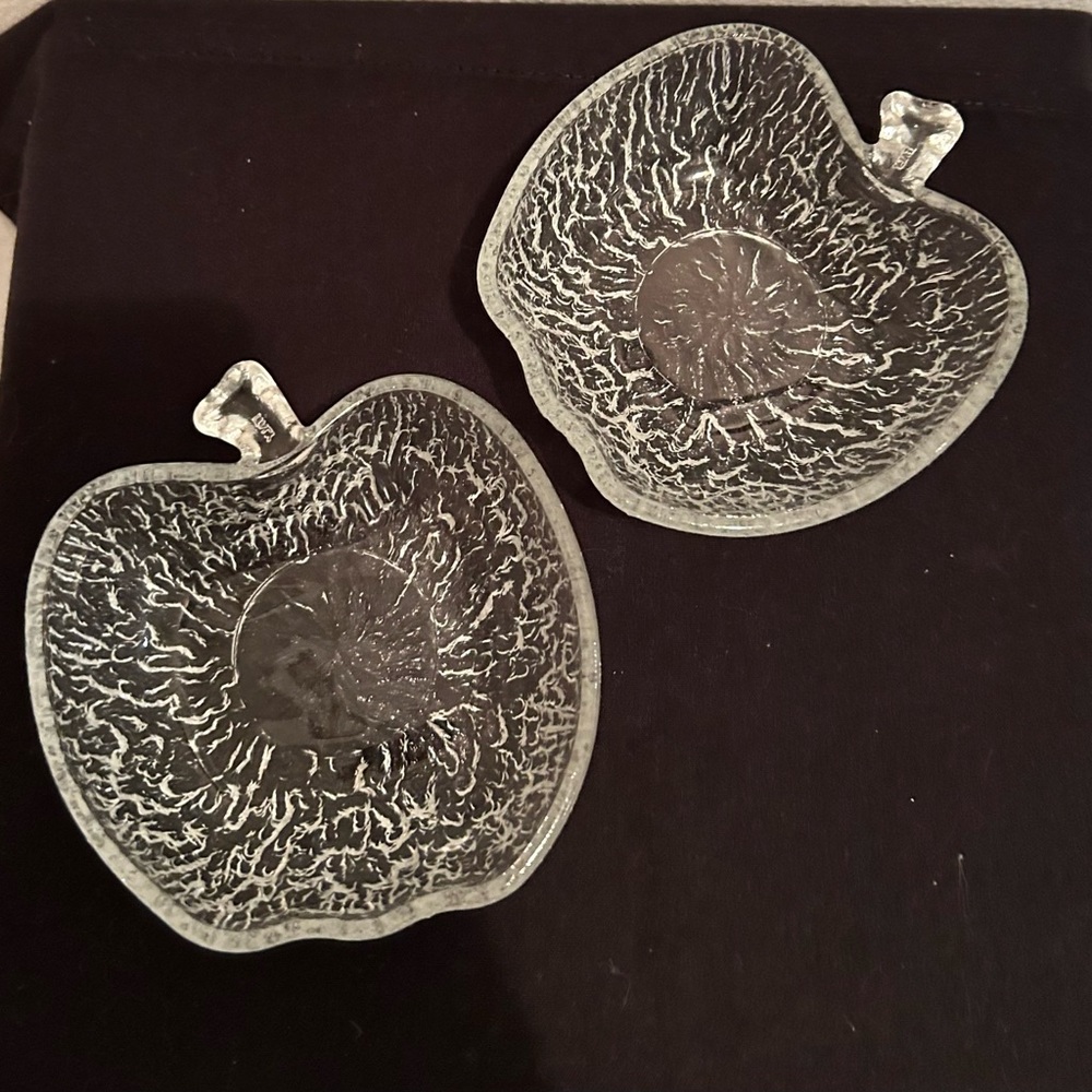 Two vintage Ravenhead glass Siesta Apple dessert dishes.